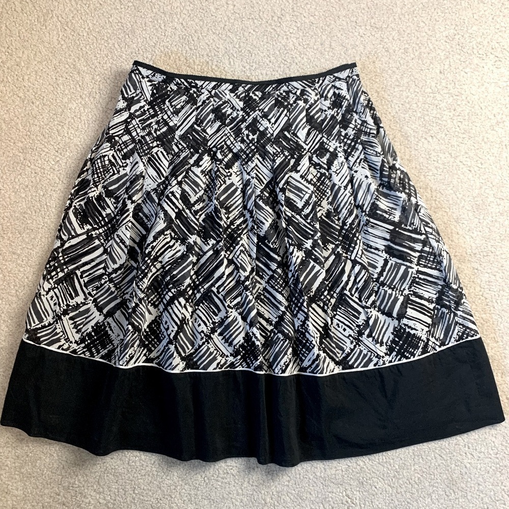 Talbots Black and White A line Skirt.  Cotton Silk Blend Lined Women Size 2p